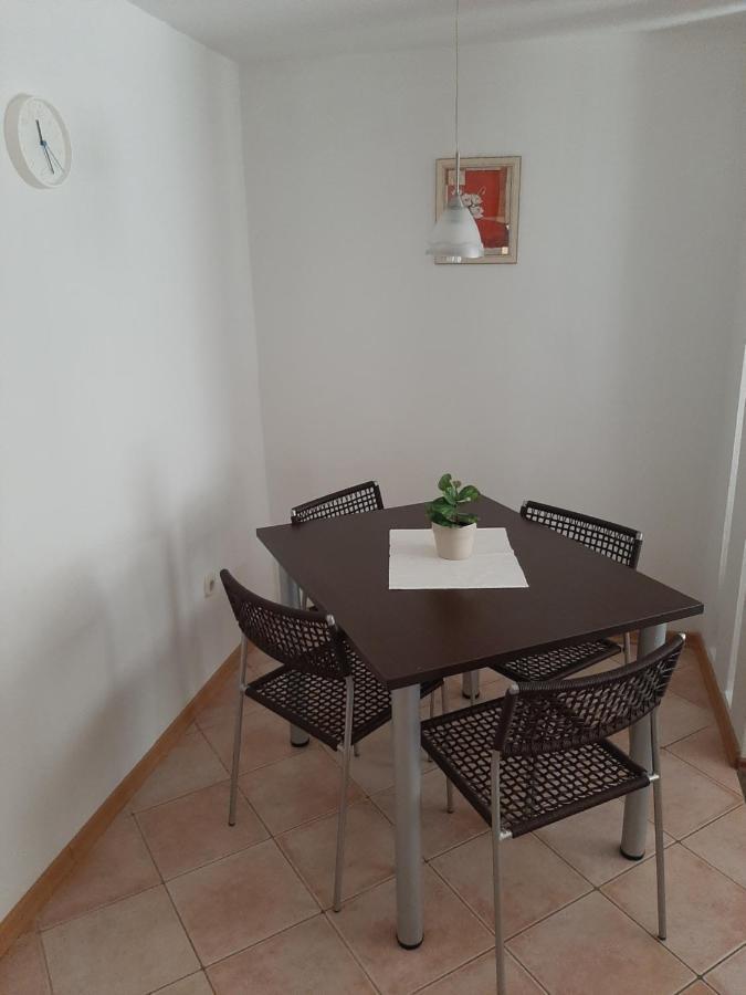 Old Town Cres Apartments Екстериор снимка