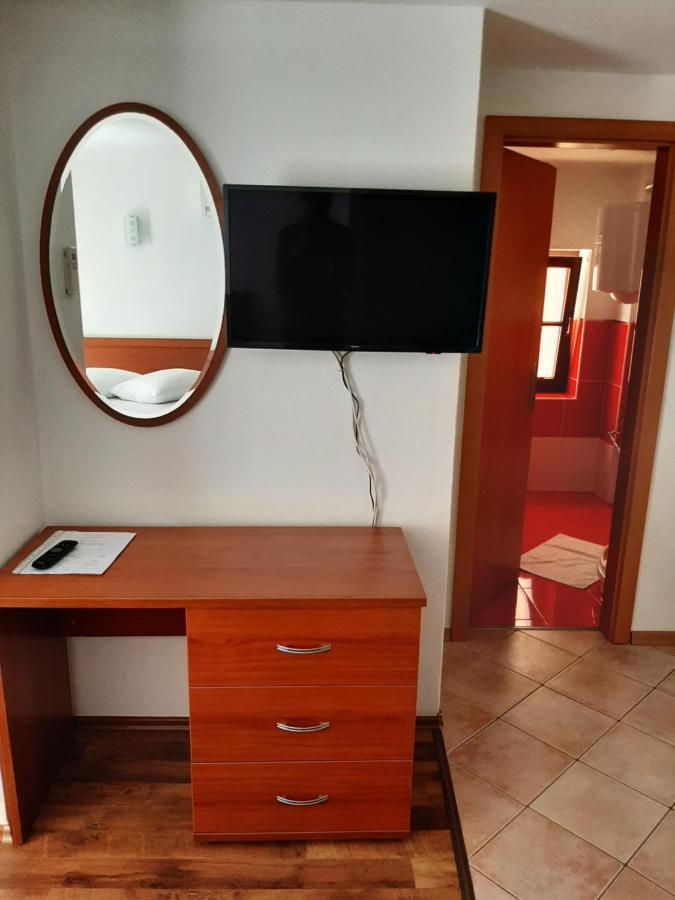 Old Town Cres Apartments Екстериор снимка