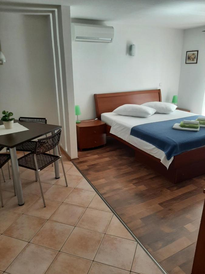 Old Town Cres Apartments Екстериор снимка