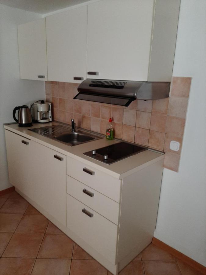 Old Town Cres Apartments Екстериор снимка