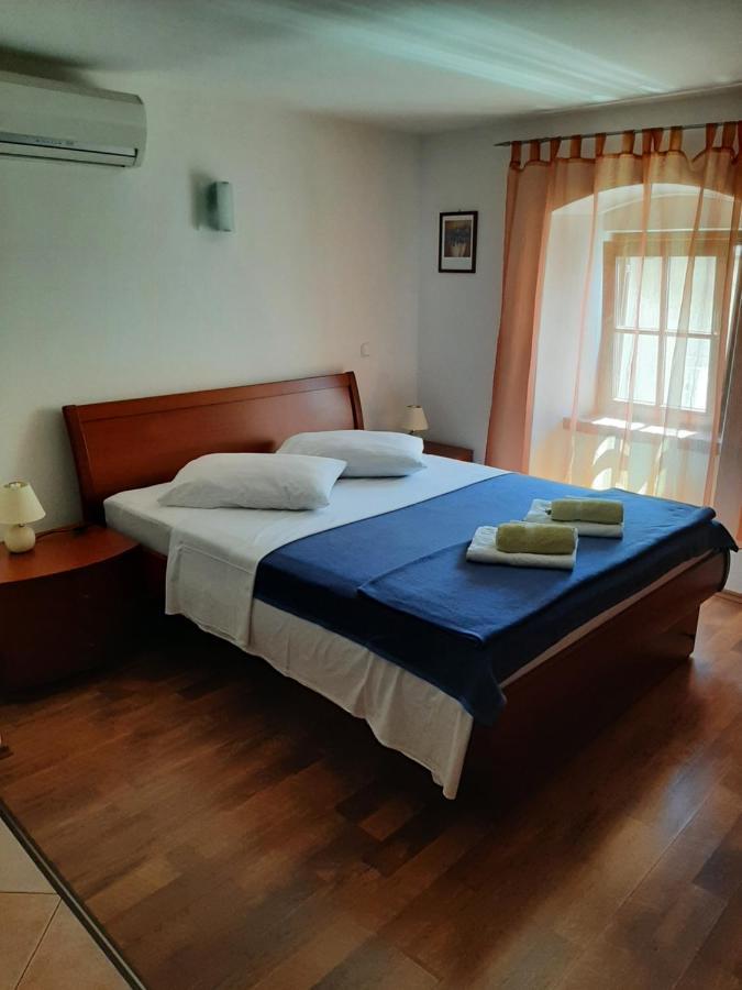 Old Town Cres Apartments Екстериор снимка
