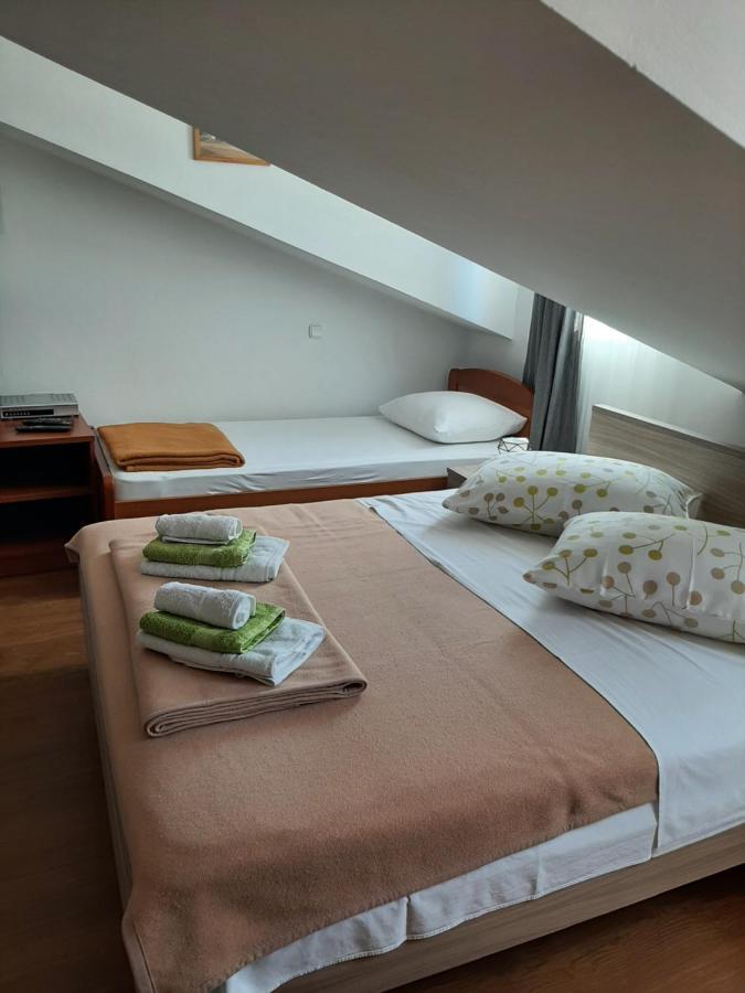 Old Town Cres Apartments Екстериор снимка