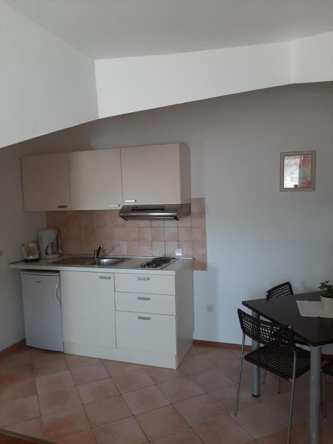 Old Town Cres Apartments Екстериор снимка