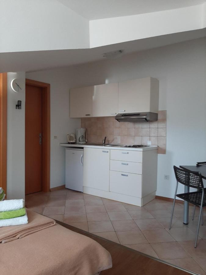 Old Town Cres Apartments Екстериор снимка