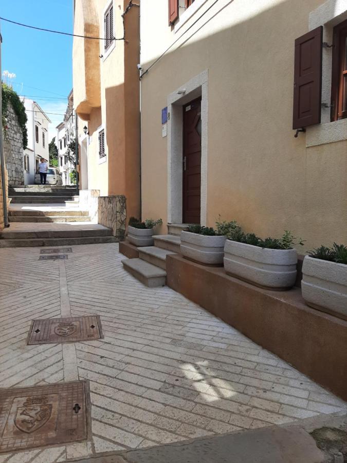 Old Town Cres Apartments Екстериор снимка