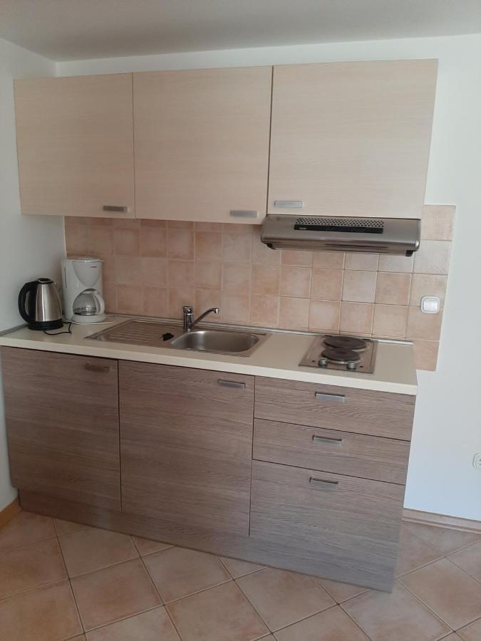 Old Town Cres Apartments Екстериор снимка