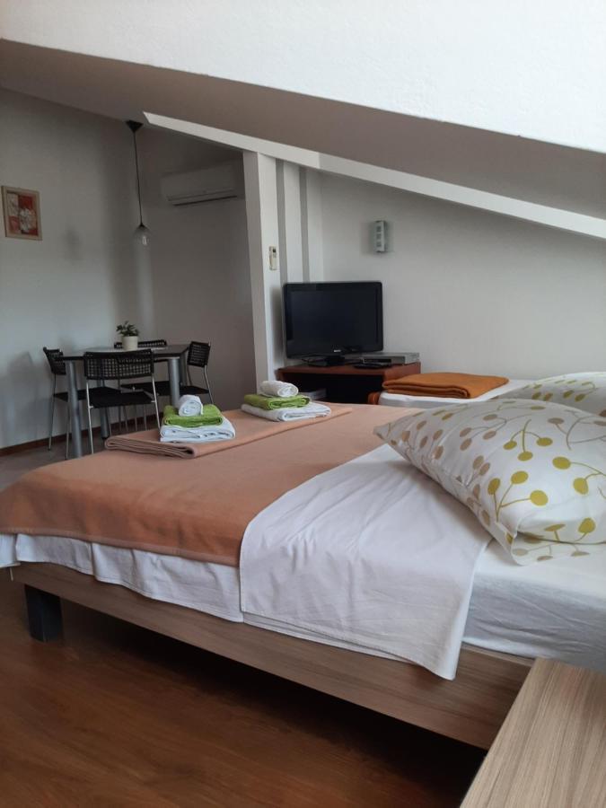 Old Town Cres Apartments Екстериор снимка